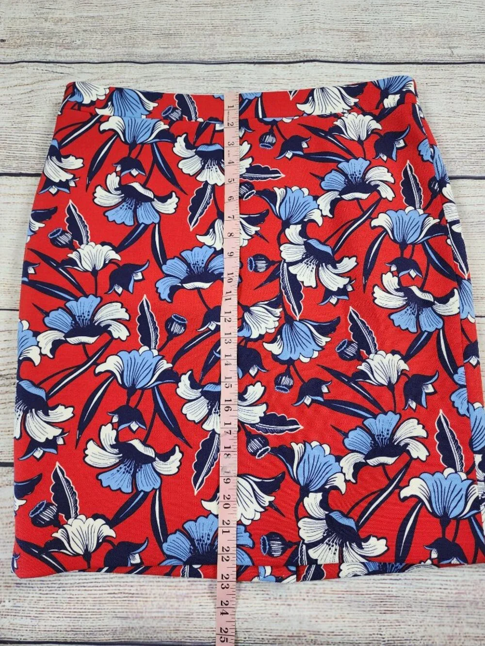 J. Crew Floral Pencil Skirt Size 14 Blue White Red Career Office Americana Bold - Picture 8 of 8
